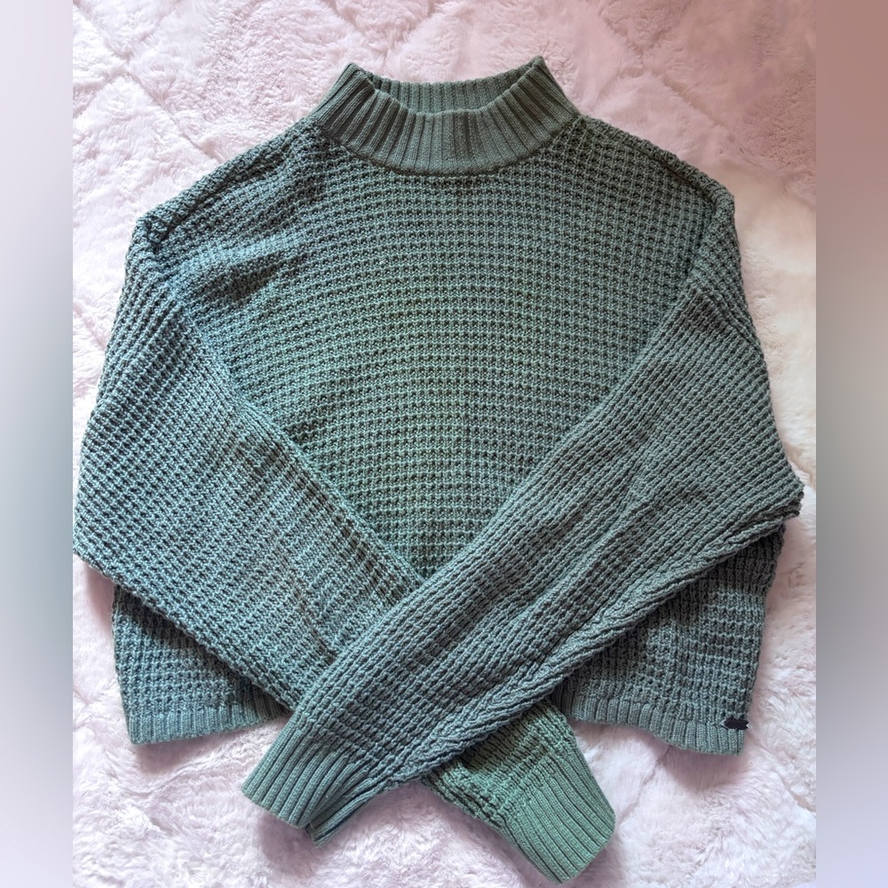 Hollister Size Small Green Turtleneck Sweater